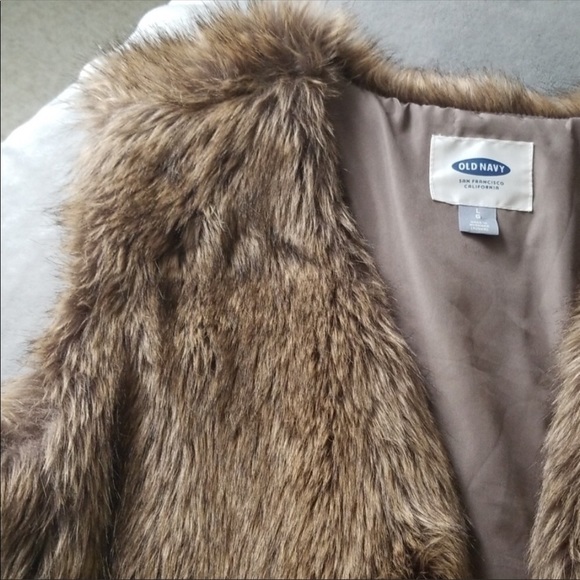 Faux fur vest - Picture 2 of 3